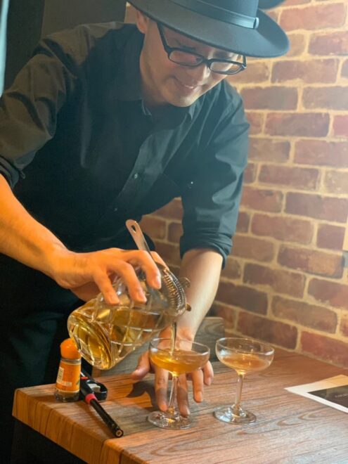 高円寺バートリアンのバーテンダーうみだい氏の写真