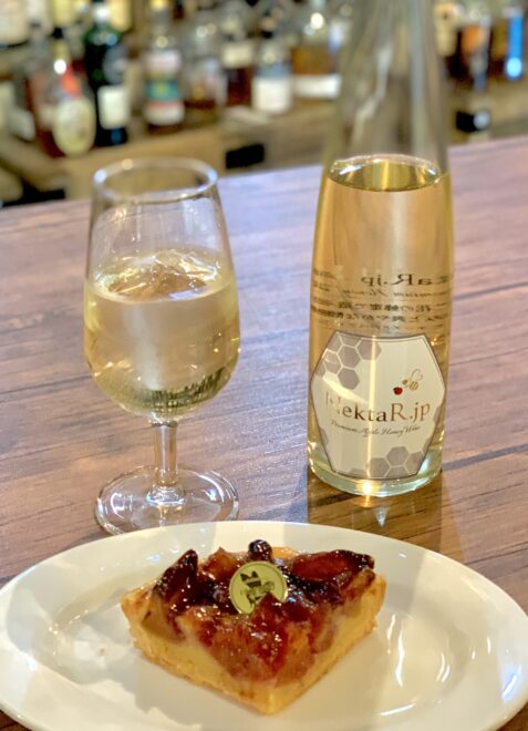 タルトと蜂蜜酒ミード