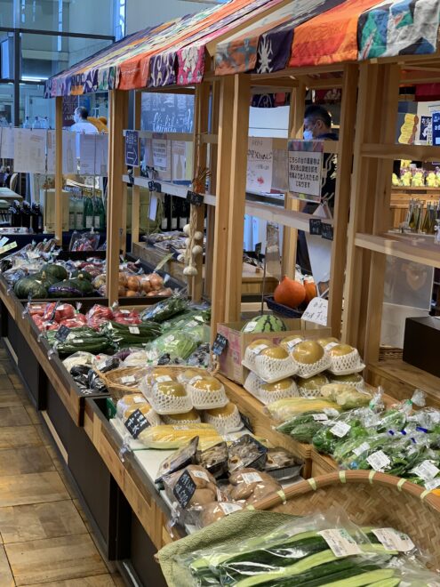 じばさん商店の野菜コーナーの様子
