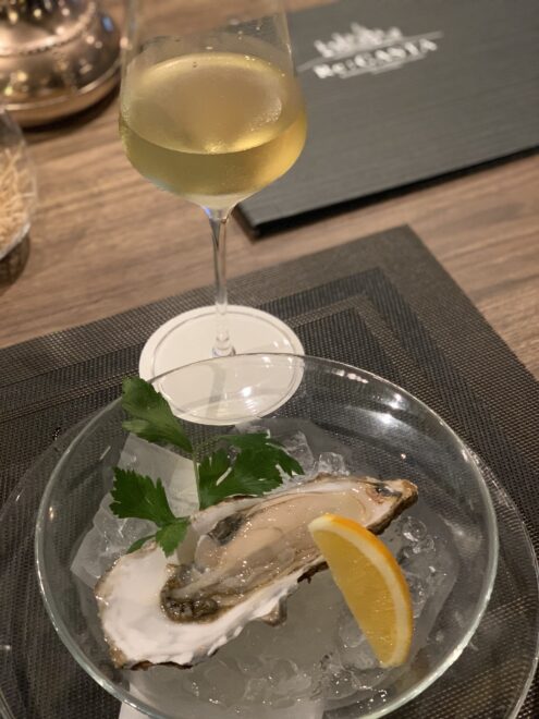 牡蠣と兎田ワイナリーのフルーツワイン