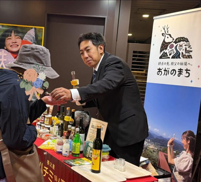 小鹿野町の特産品紹介や蜂蜜酒(ミード )試飲の様子